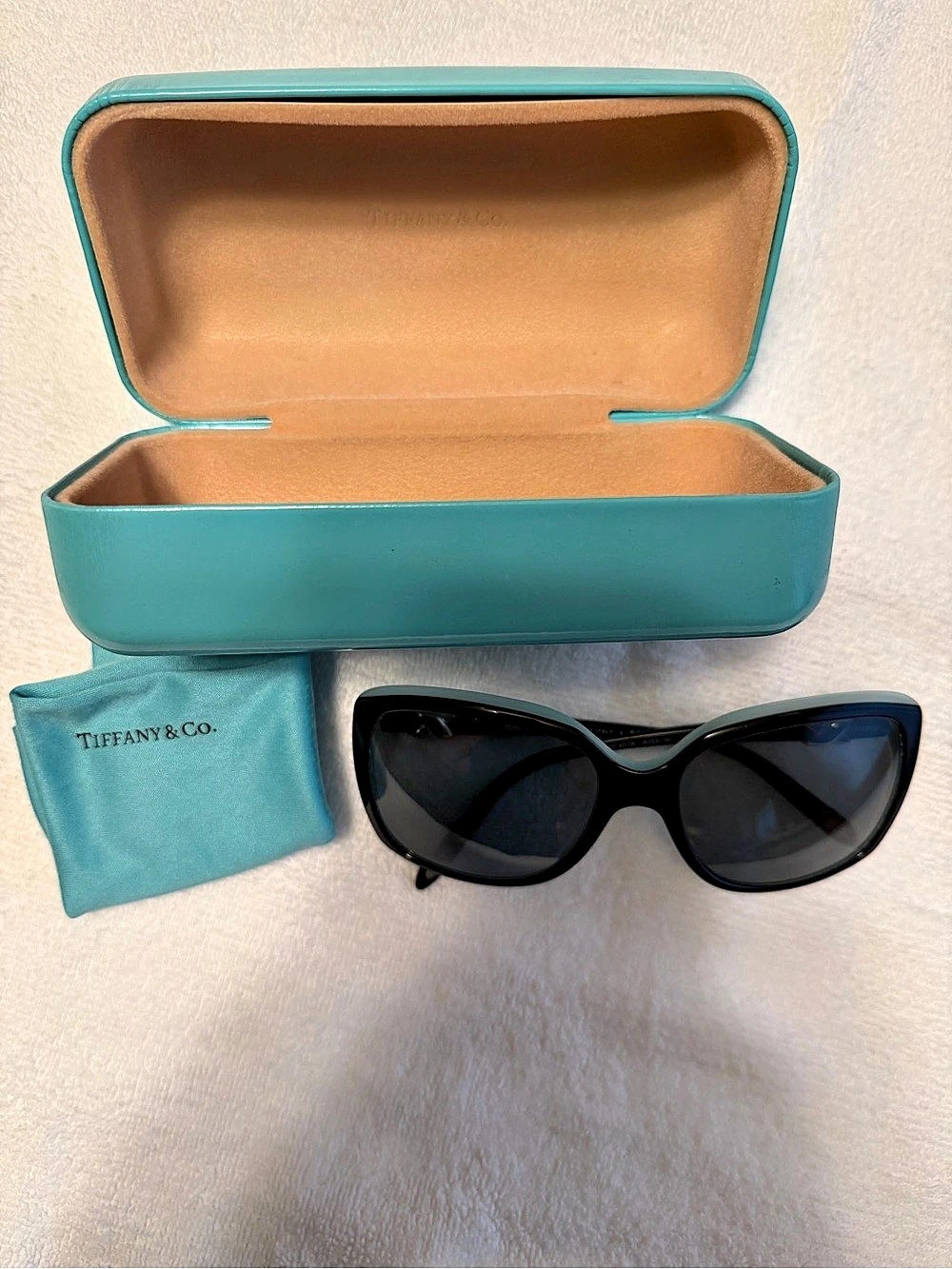 Tiffany & Co. Paloma Picasso Loving Heart Sunglasses Black & Green, might need t